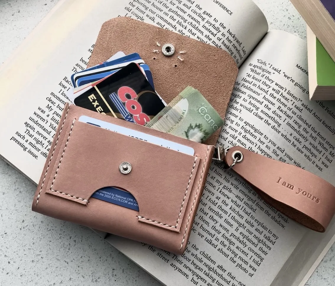Pink cat design leather card holder