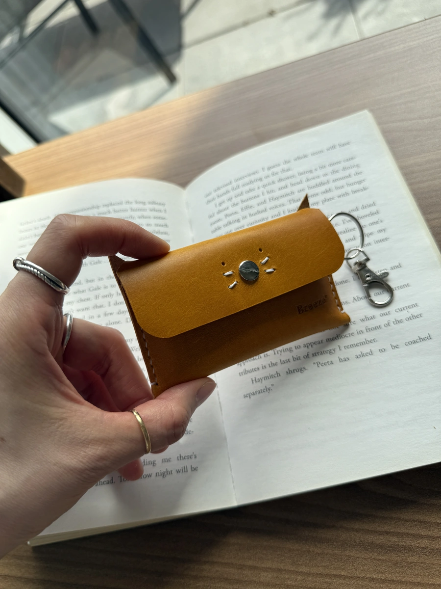 Cat-shaped Keychain Card Wallet