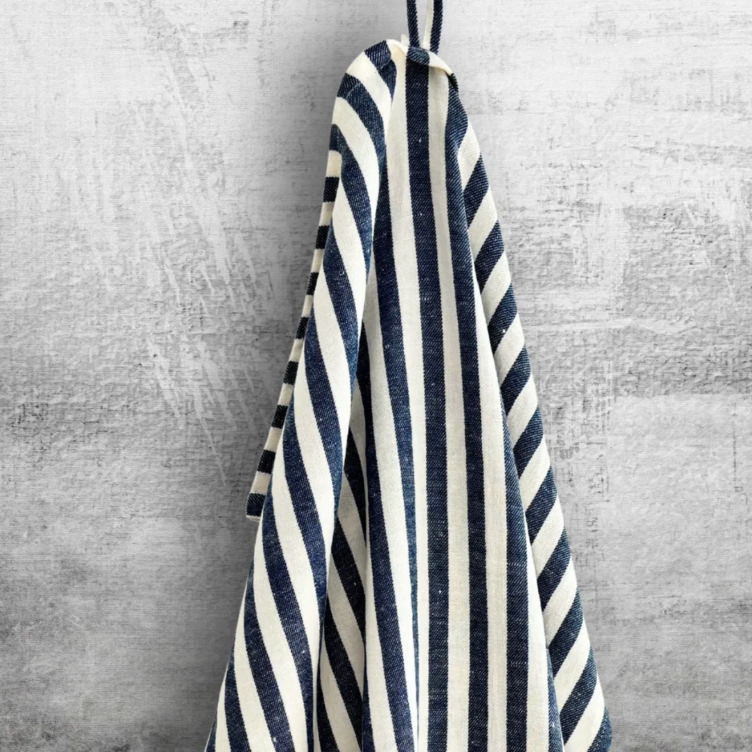 Hvitt kjøkkenhåndkle med blå striper