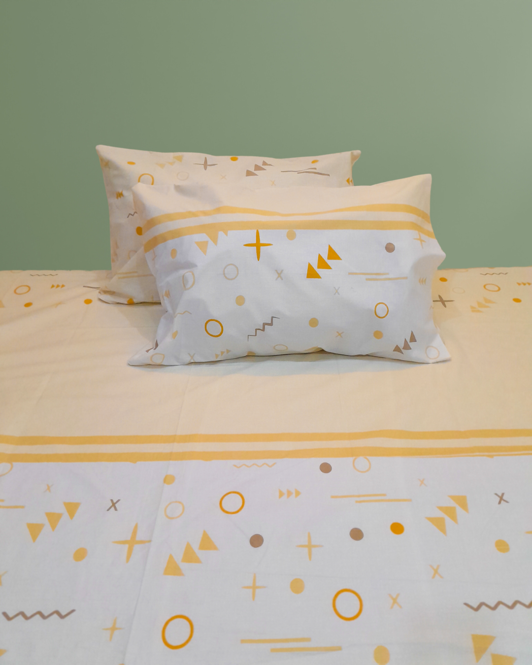 3 PCs Cotton Bed Sheet - Golden Geometry 