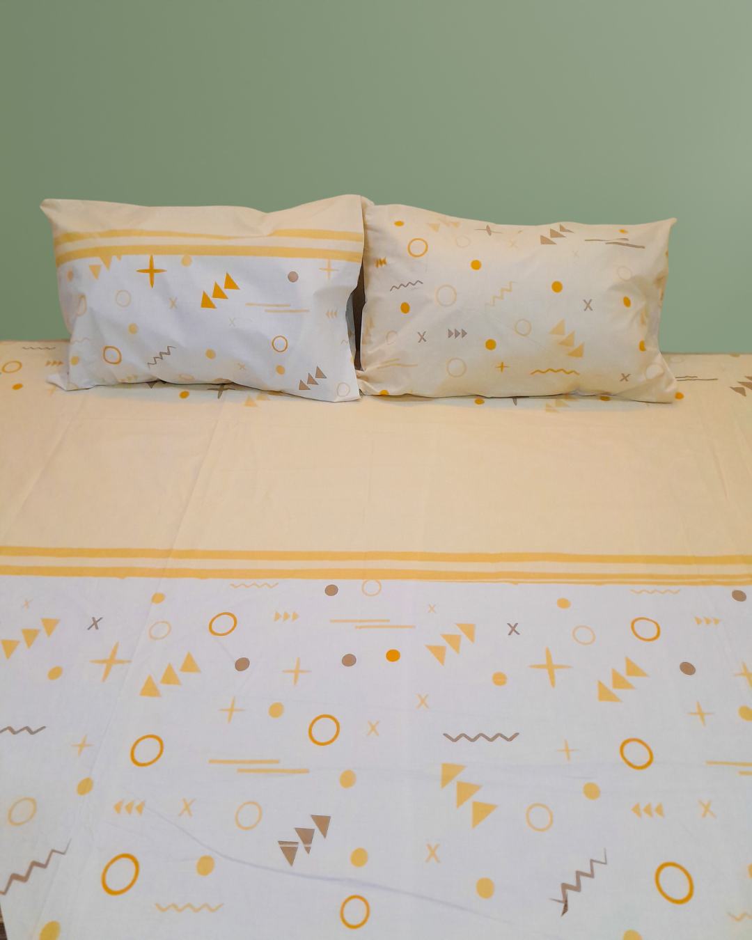 3 PCs Cotton Bed Sheet - Golden Geometry 