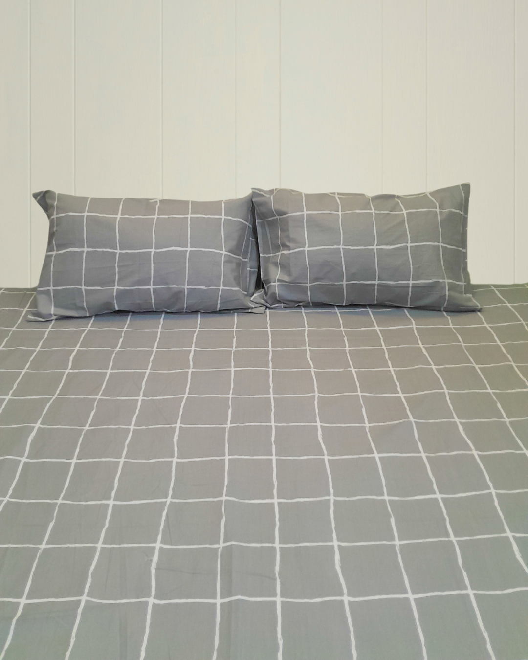  3 PCs Cotton Bed Sheet - Graphite Grid 