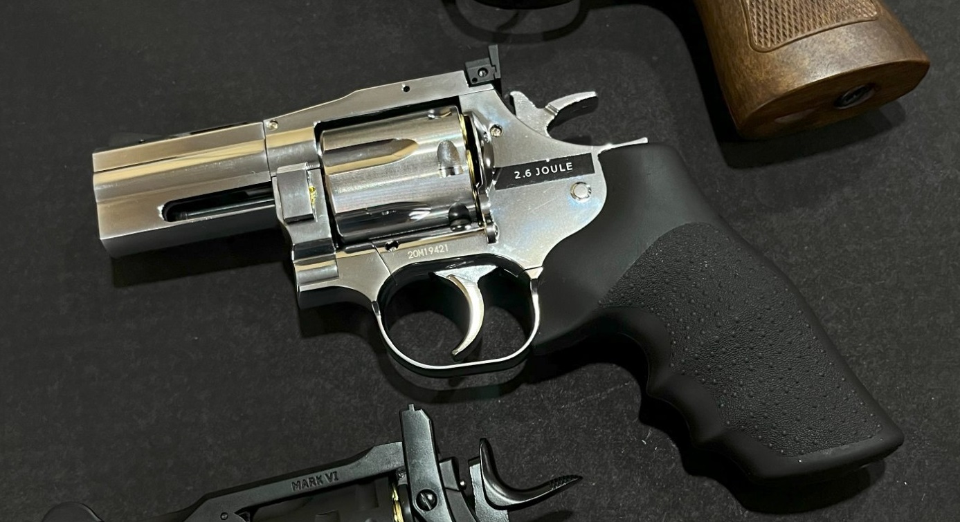 Dan Wesson 715, 2.5 Inch CO2 BB Air Gun, Silver