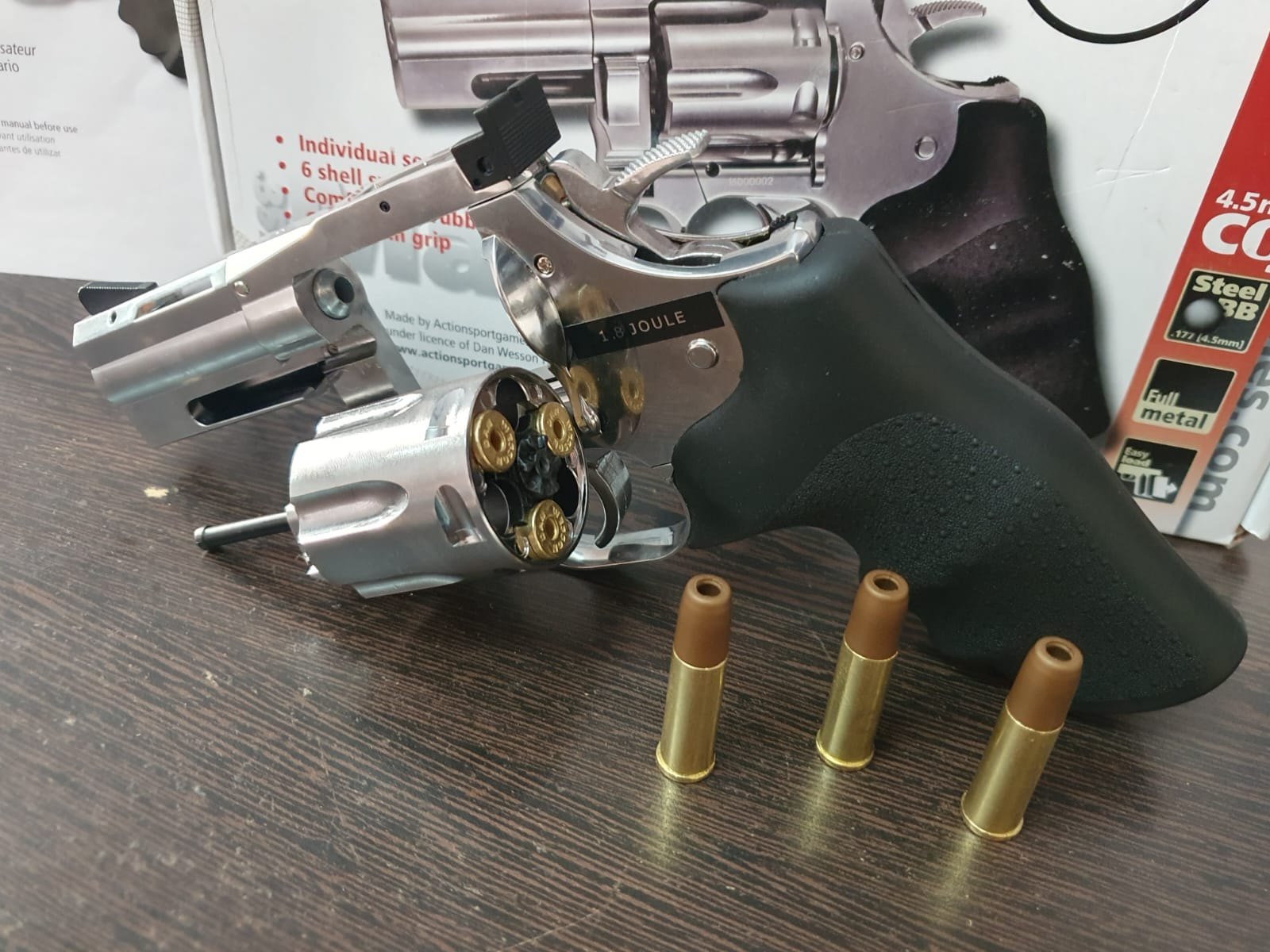 Dan Wesson 715, 2.5 Inch CO2 BB Air Gun, Silver