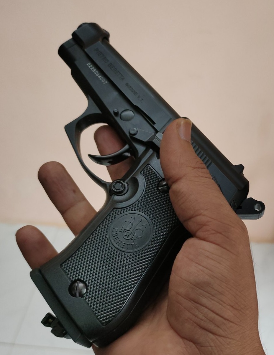 Black Beretta 84Fs Co2 Bb Air Gun