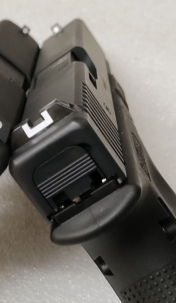 Black Umarex Glock 17 Gen 4 CO2 Air Gun 18rd Magazine, Caliber: .177