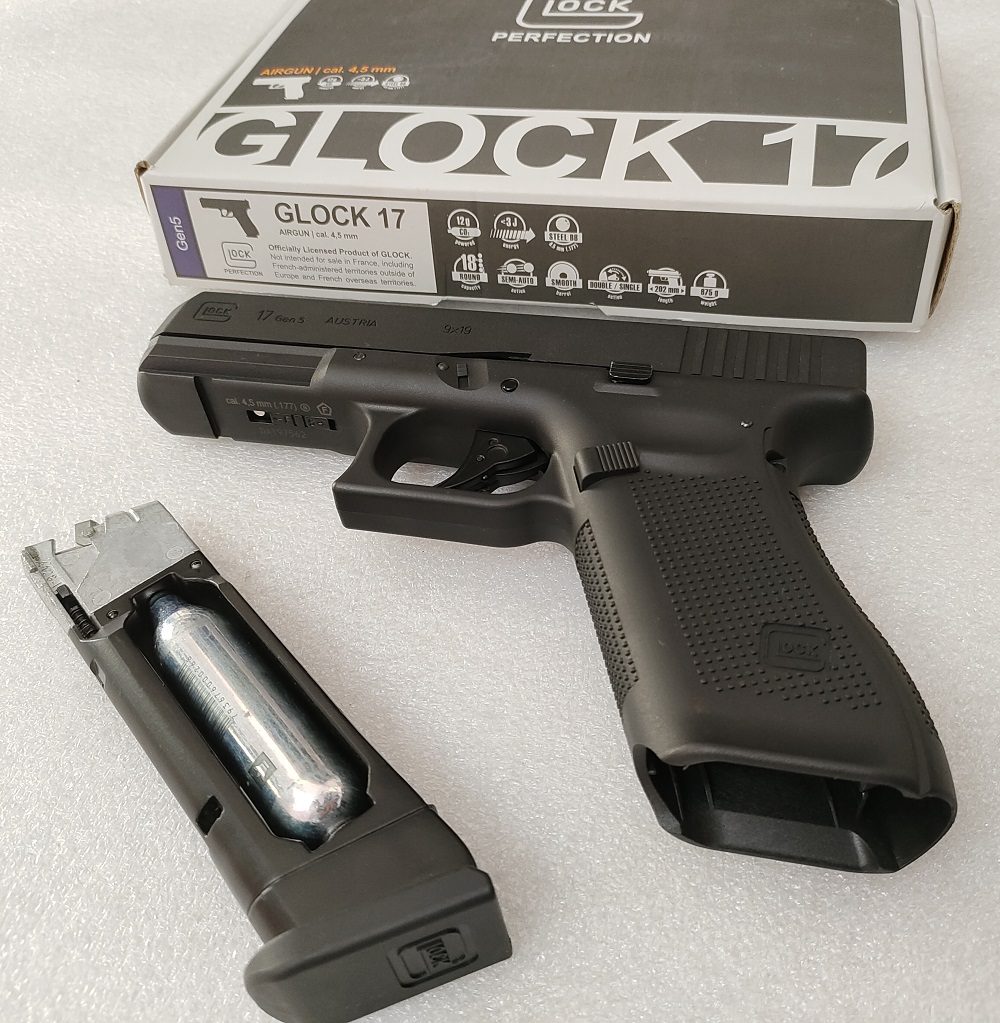 Black Umarex Glock 17 Gen 5 CO2 Air Gun 18rd Magazine, Caliber: .177