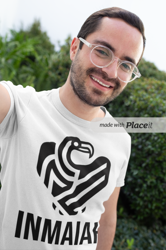 Camiseta estilizada com estampa gráfica