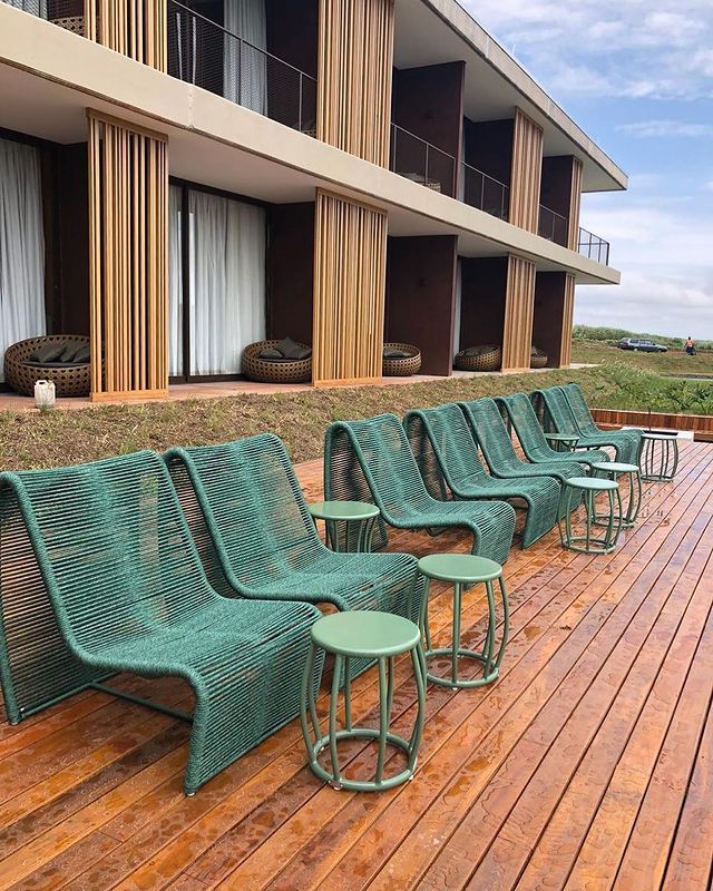 Poltrona Lussuosa e Apoio de Pés