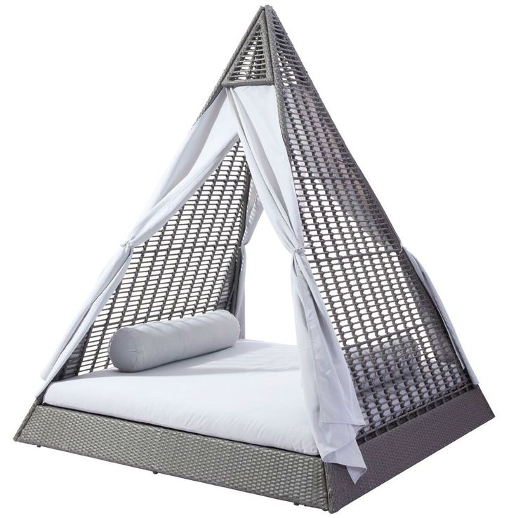 Chaise Triangle Pointu