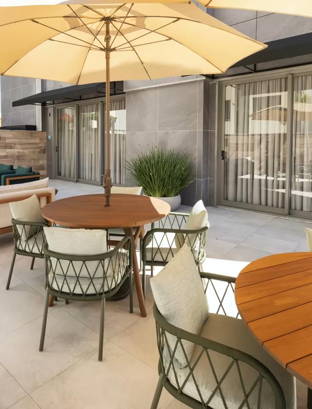 Conjunto de mesa Incantevole 4 cadeiras