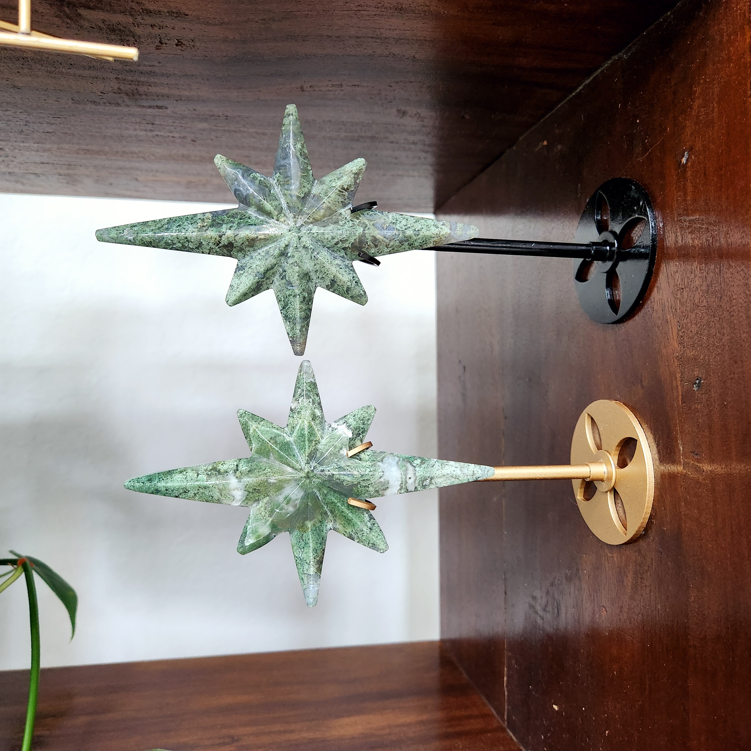 Moss Agate Polaris Star• Moss Agate North Star Polaris • Crystal starburst on stand