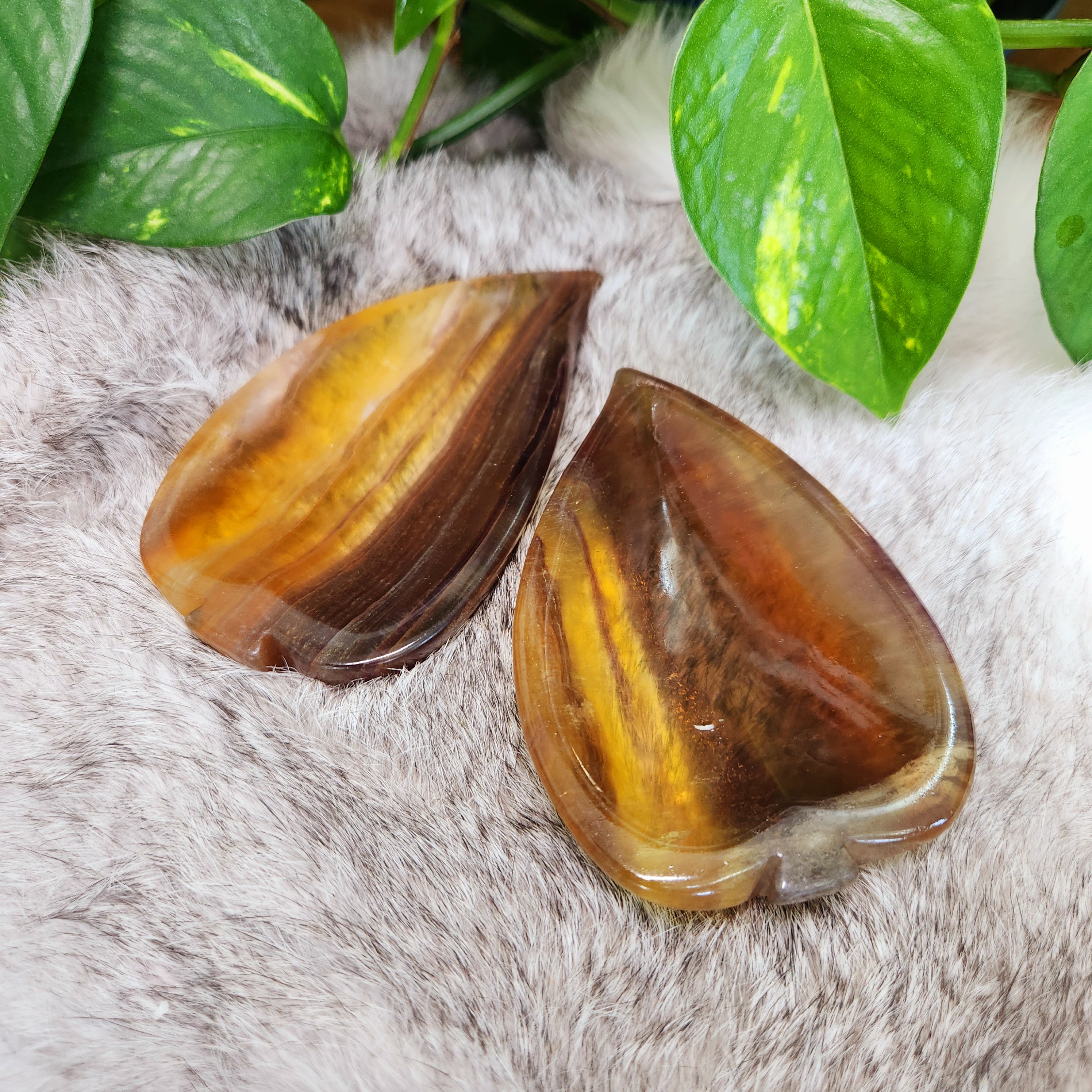 Yellow Fluorite bowl, 4+" Fluorite leaf shape bowl