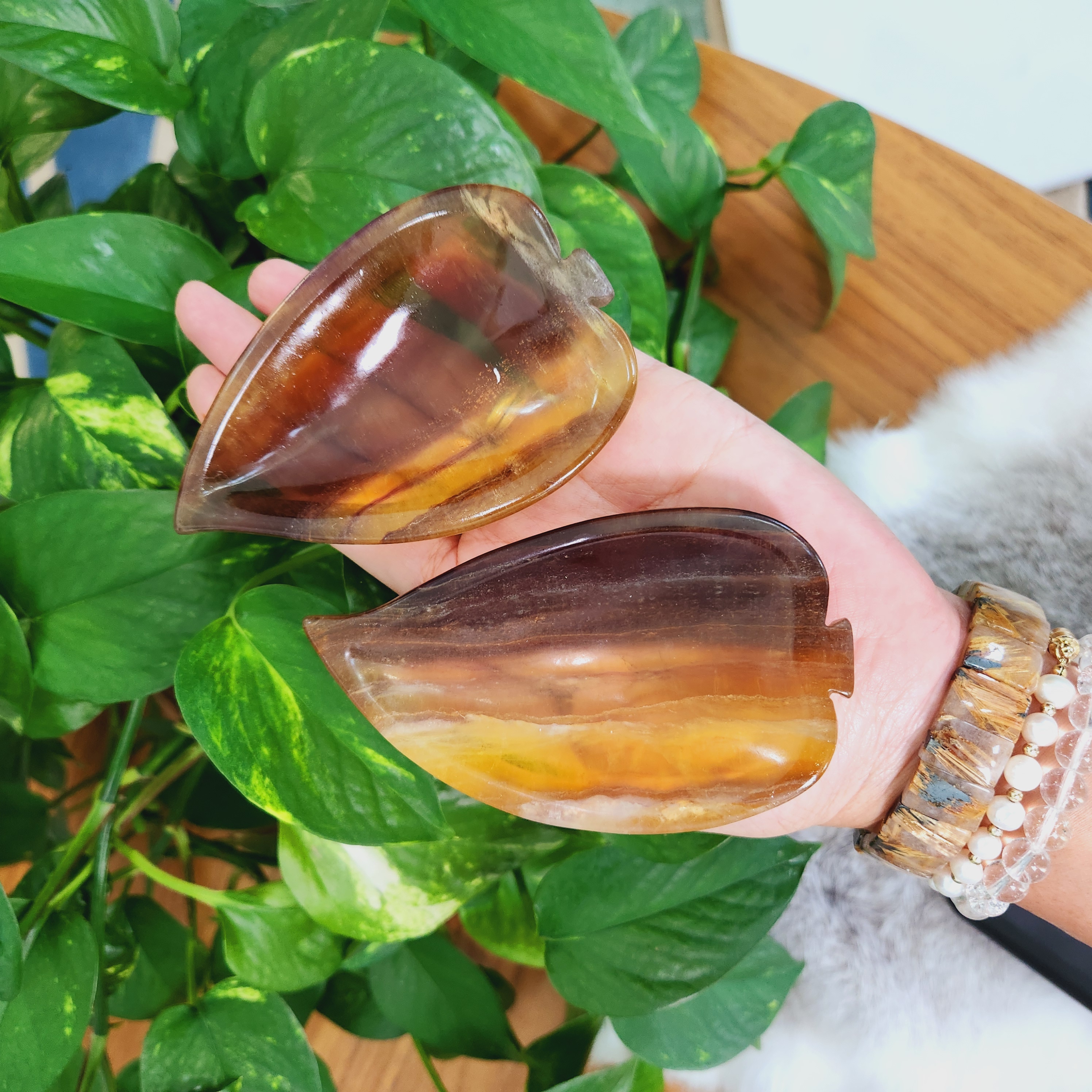 Yellow Fluorite bowl, 4+" Fluorite leaf shape bowl