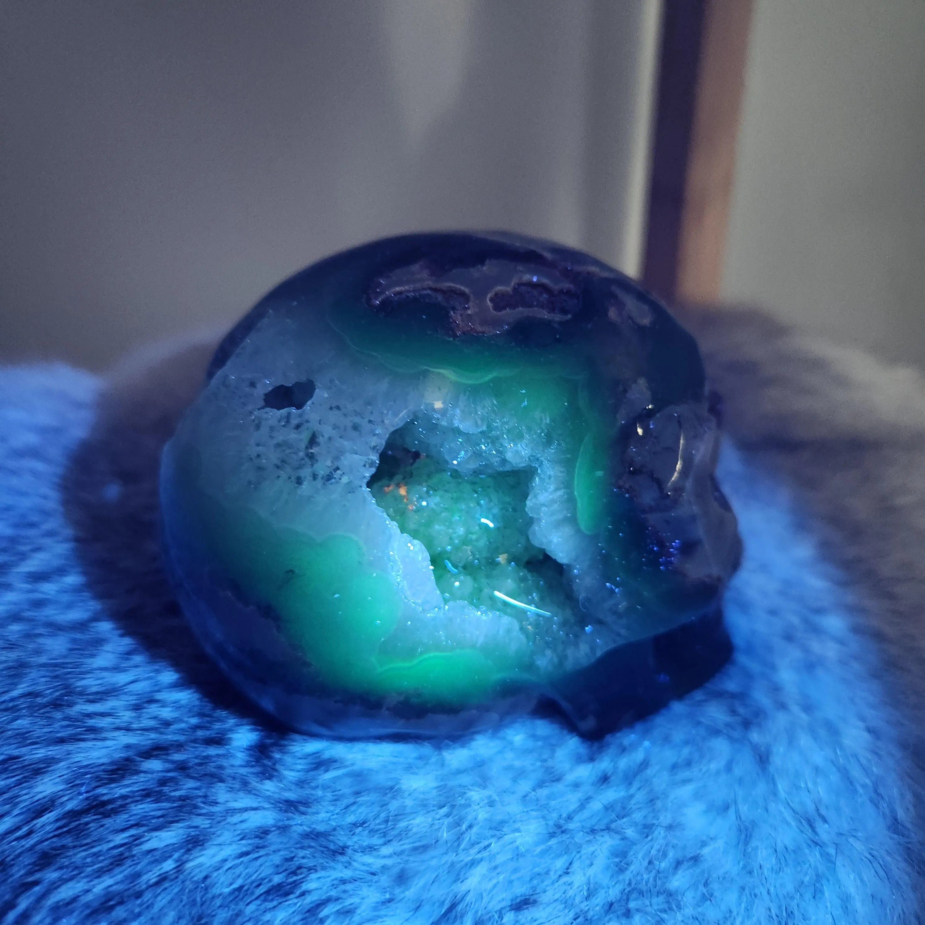 Volcano Agate Skull • UV reactive 3 6" crystal skull head carving • Florescent Luminous Glow Green Crystal Skull 