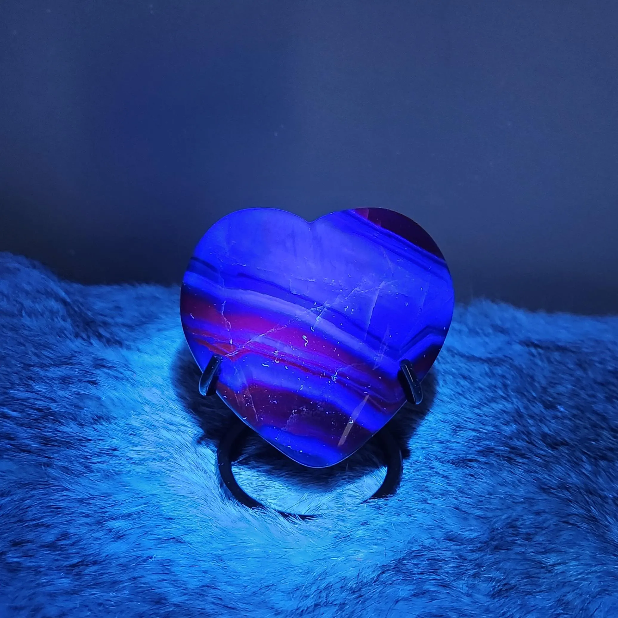 Black Rose Fluorite Heart - 2.9" Fluorite crystal polished heart shape carving - UV reactive crystal heart