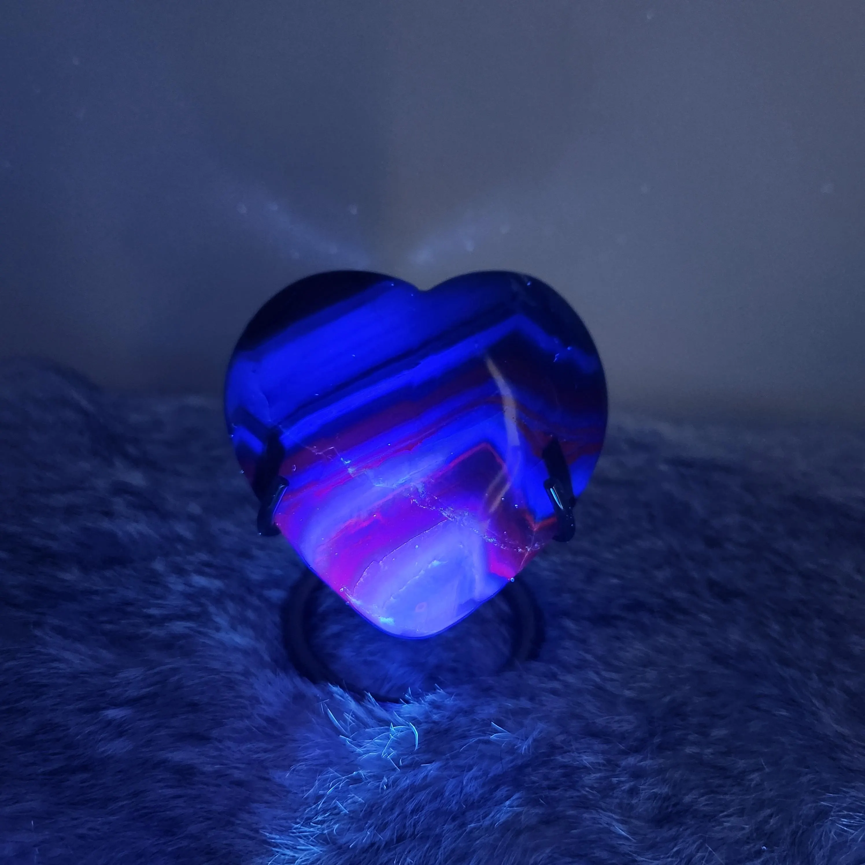 Black Rose Fluorite Heart - 2.9" Fluorite crystal polished heart shape carving - UV reactive crystal heart