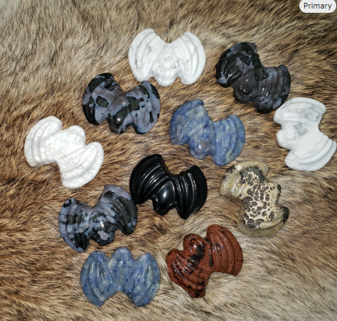 Bat carving - 1.5" Crystal bats - Stone bats - Halloween bats decoration, bats crystal gift