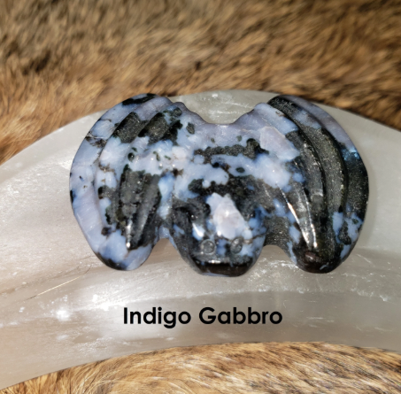 Bat carving - 1.5" Crystal bats - Stone bats - Halloween bats decoration, bats crystal gift