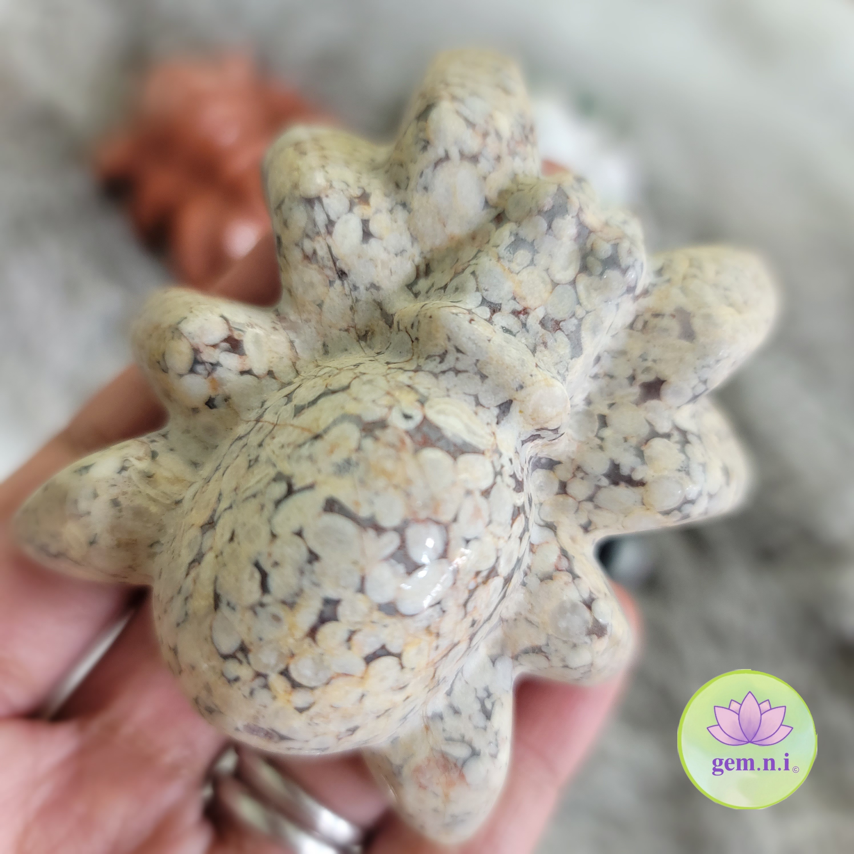 Spider carving • Large Crystal Spiders 