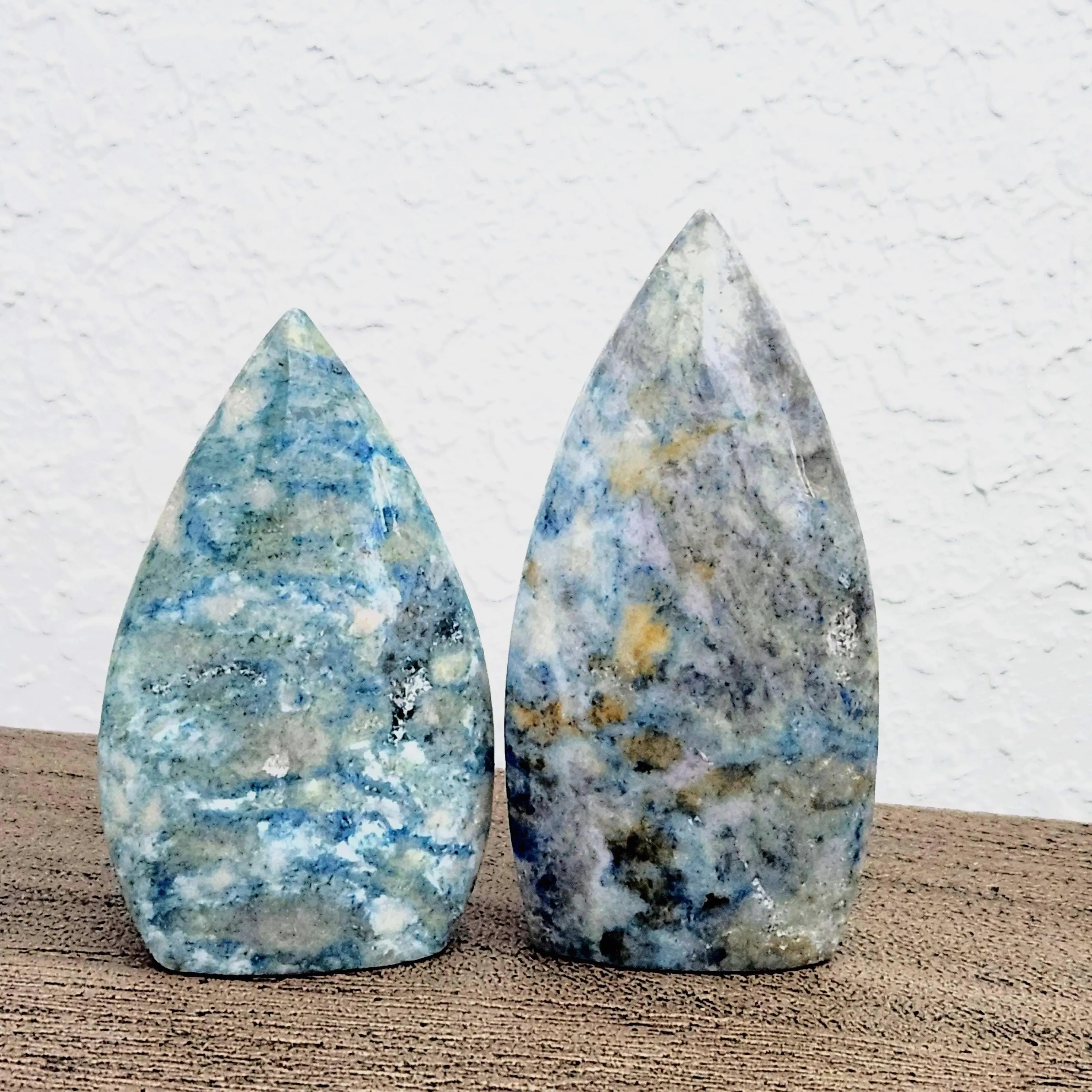 Hackmanite Flame • Hackmanite Freeform crystal flame carving • UV reactive Blue Hackmanite crystal flame