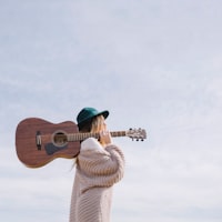 Online Guitar Lesson and Coaching - a perfect gift to yourself or a friend