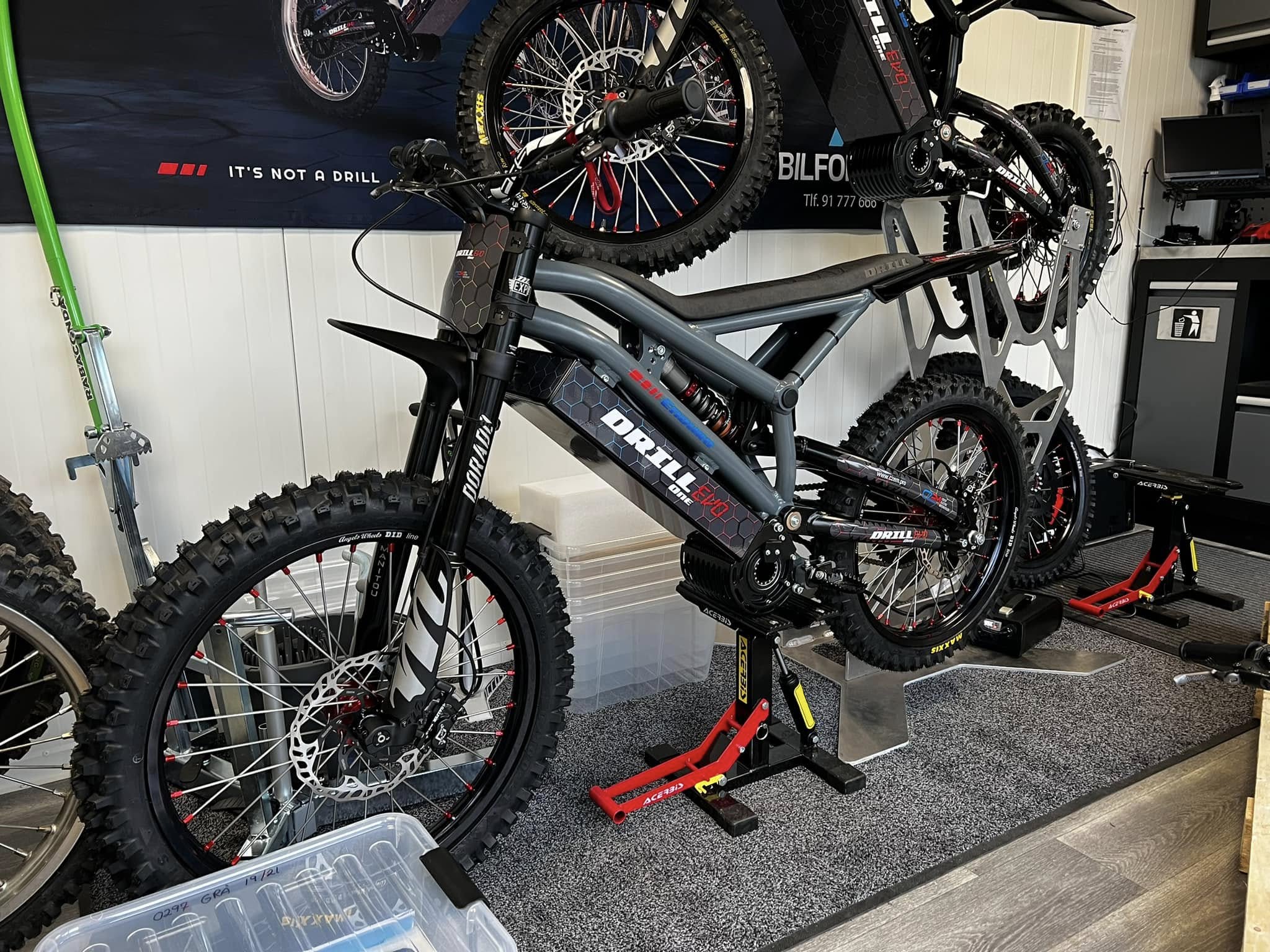 CZEM Drill One Evo Enduro Electric Dirt Bike (21'' Front / 19'' Rear Wheel)