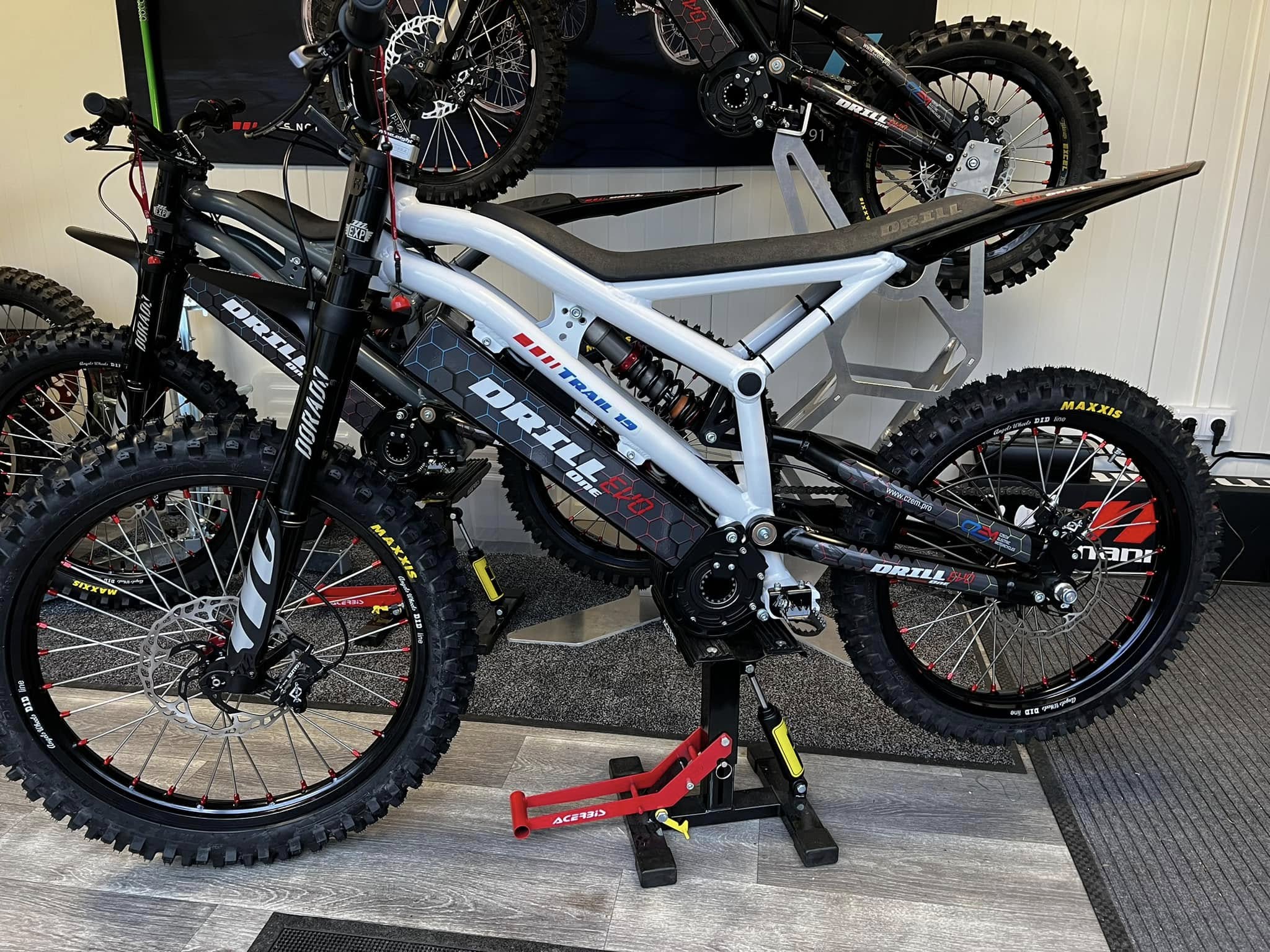 CZEM Drill One Evo Enduro Electric Dirt Bike (21'' Front / 19'' Rear Wheel)