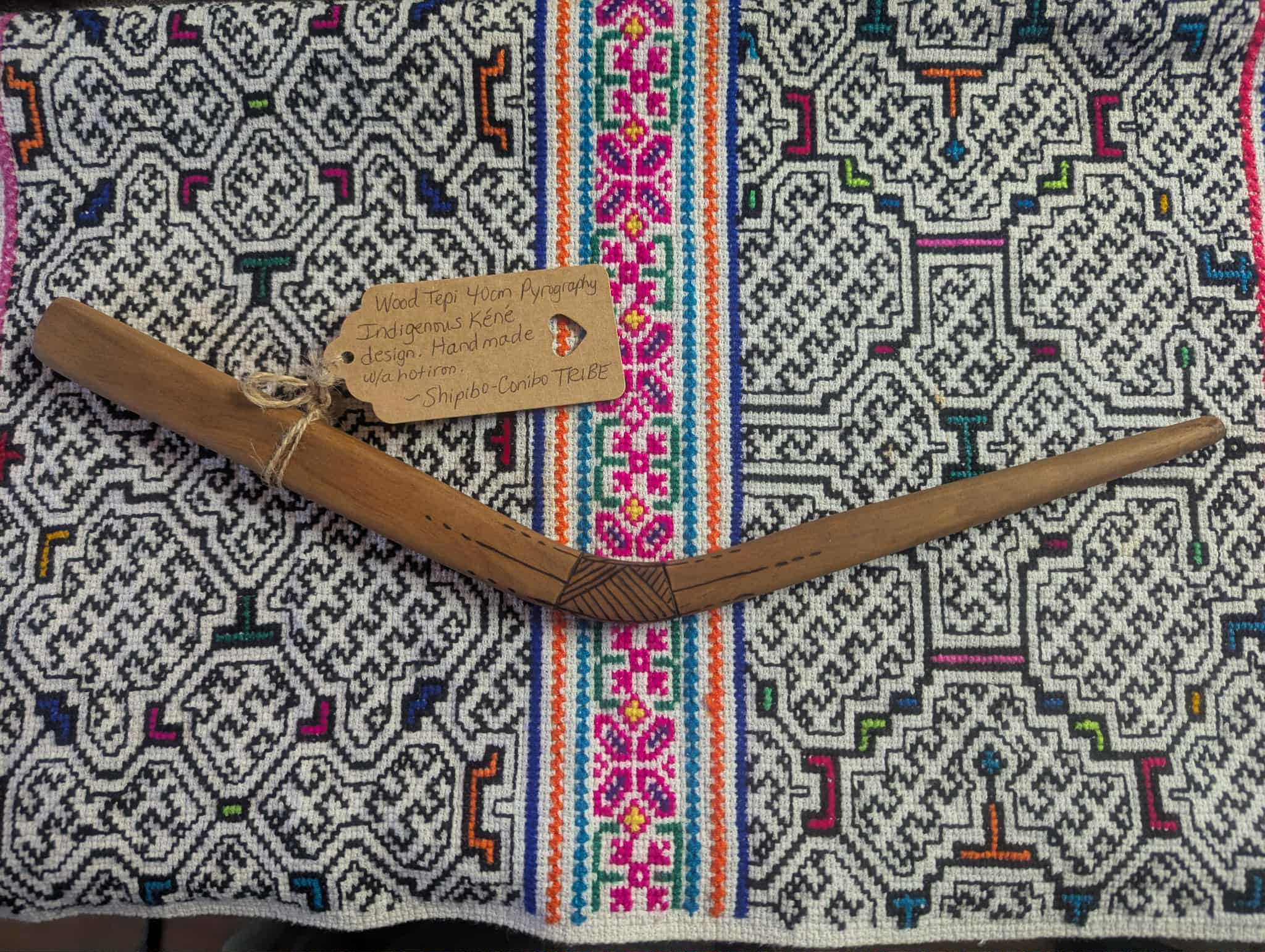 40cm Pyrographic Wooden Tepi – Shipibo-Conibo Tribe