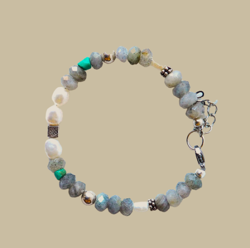 WINTER Labradorite & Pearl Bracelet