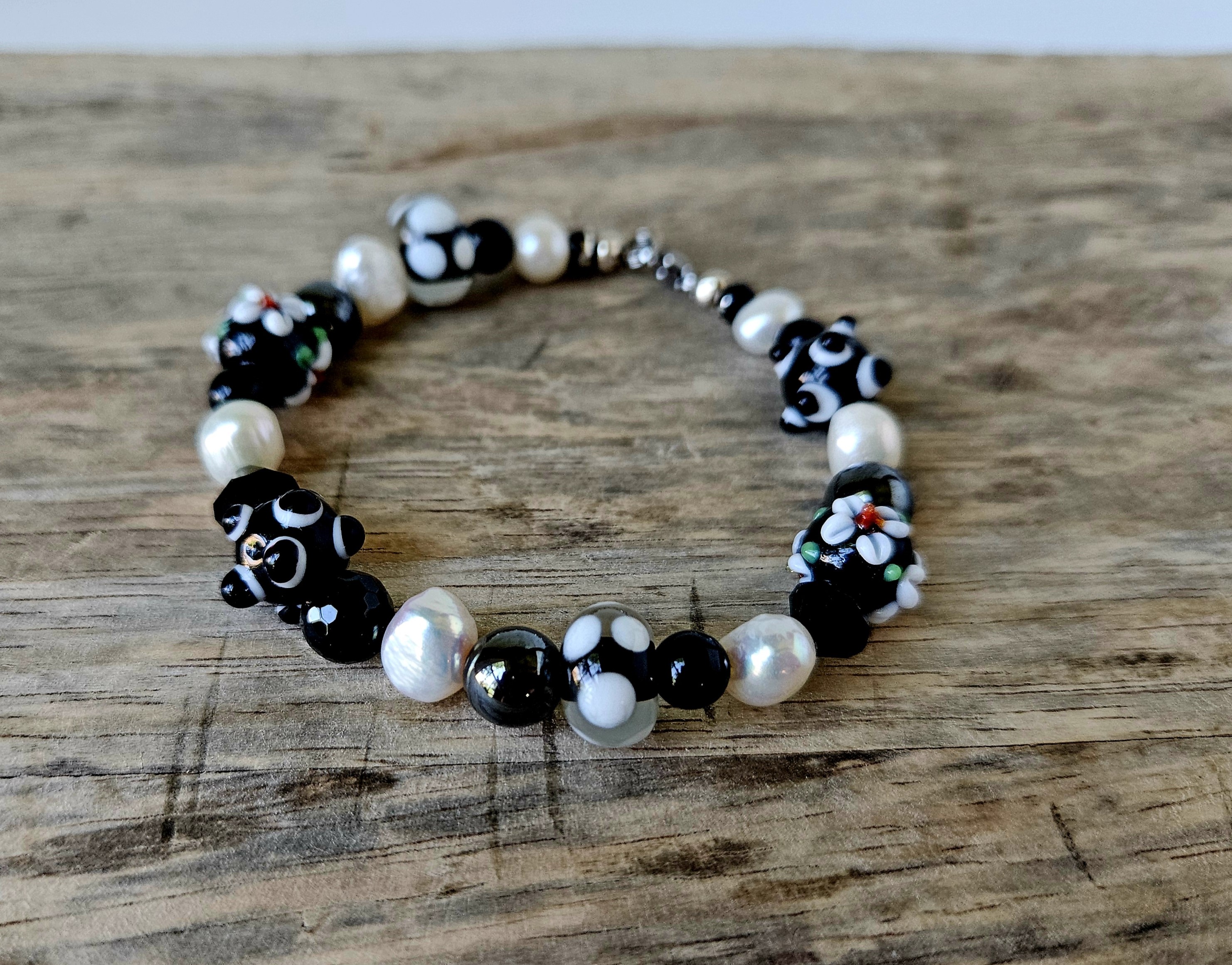Black & Pearl Bracelet - TUXEDO FLOWER 