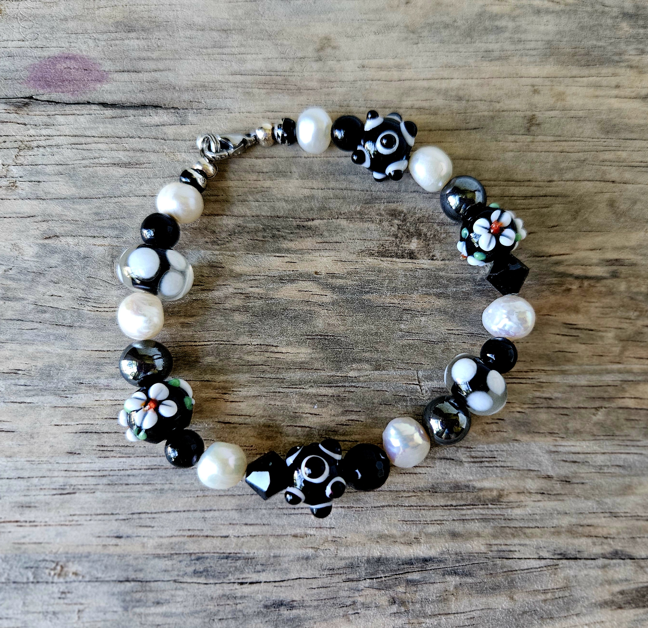 Black & Pearl Bracelet - TUXEDO FLOWER 