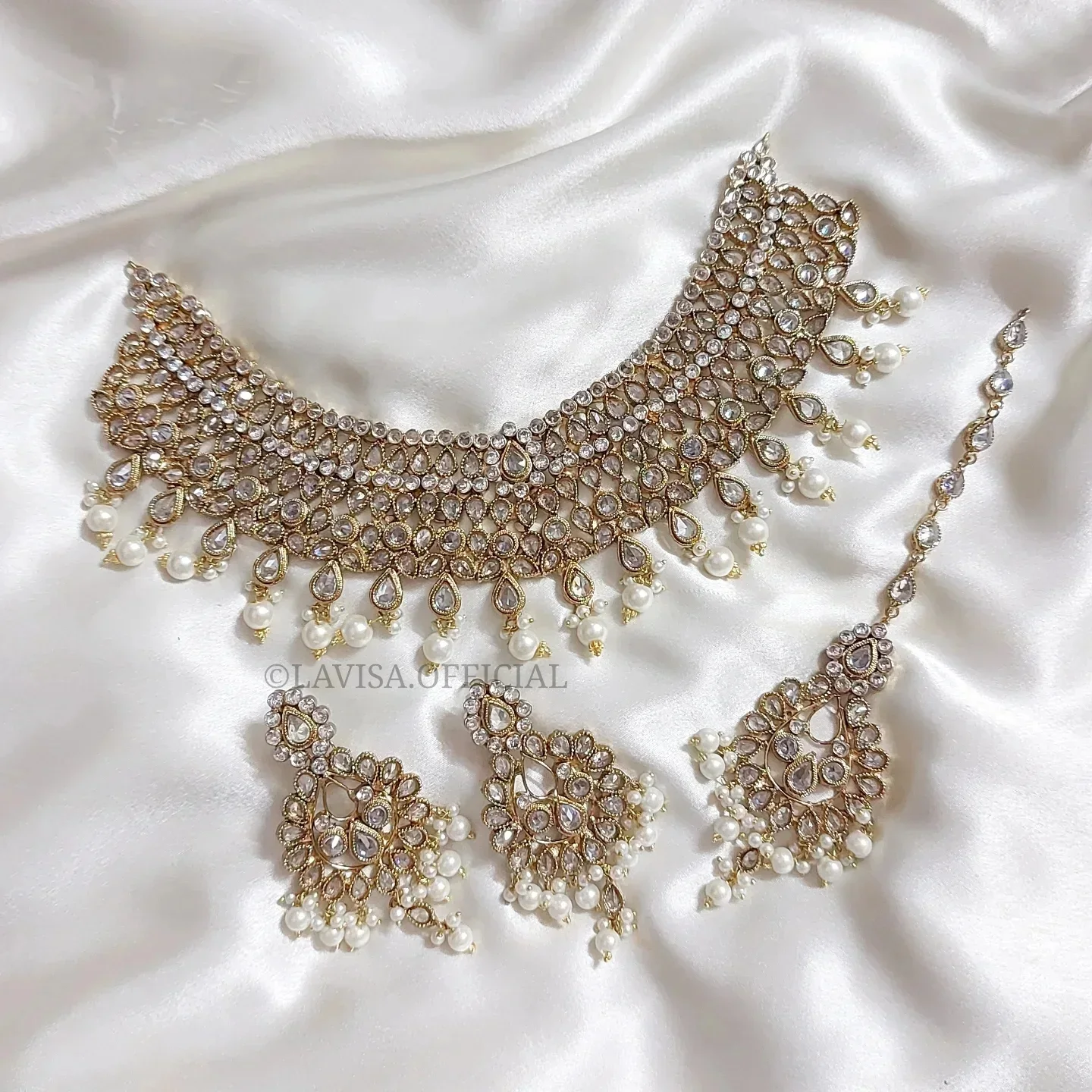 LIGHT GOLD ANTIQUE NECKLACE