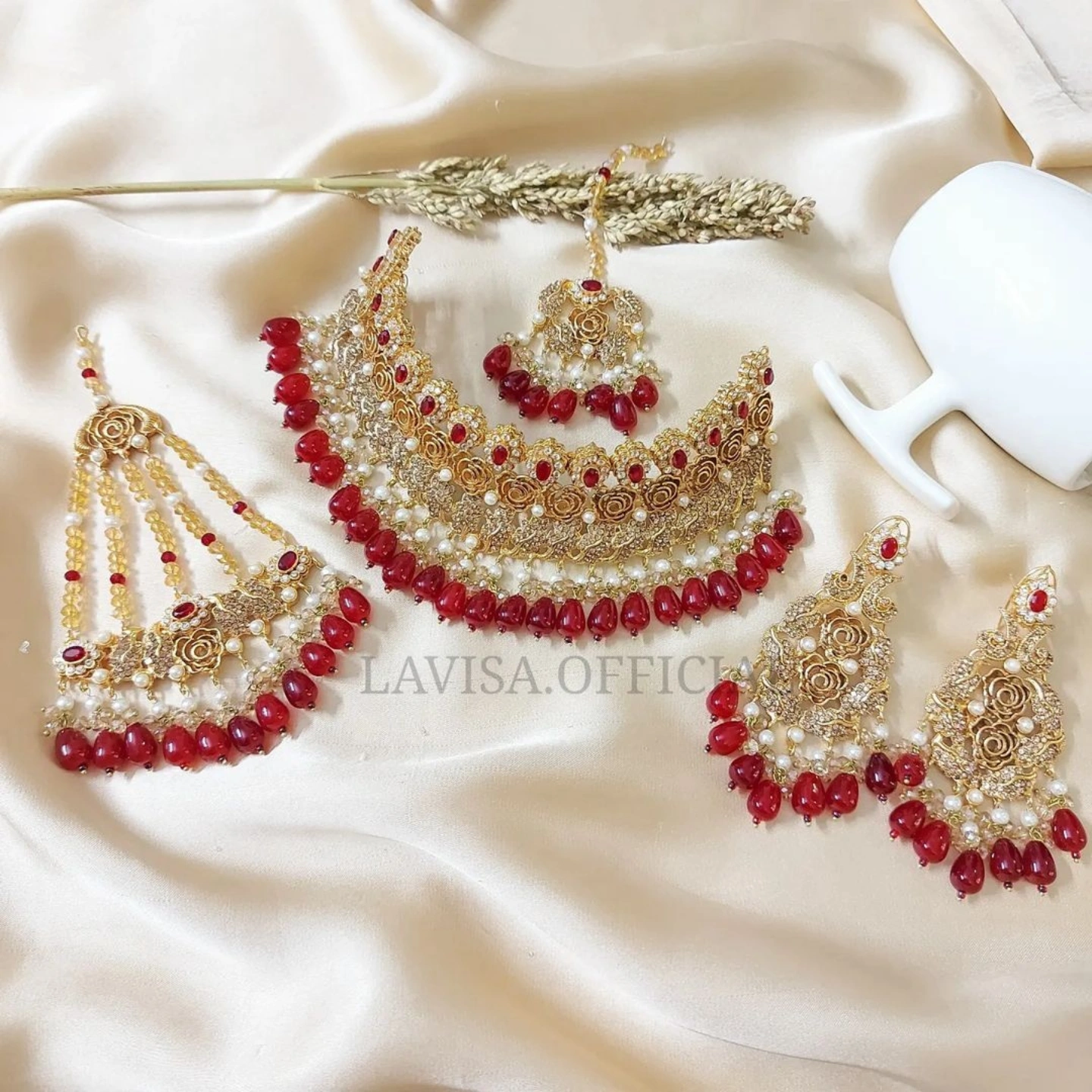 Medium Bridal Collar Set