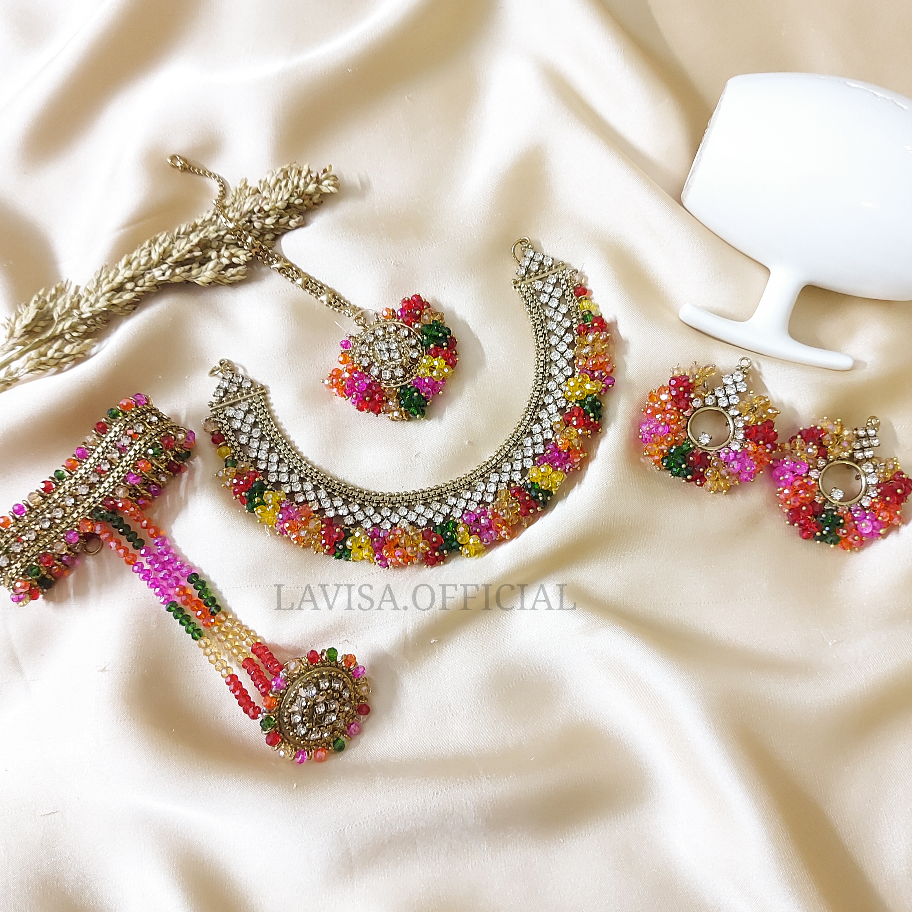 Multi gajra set with angla