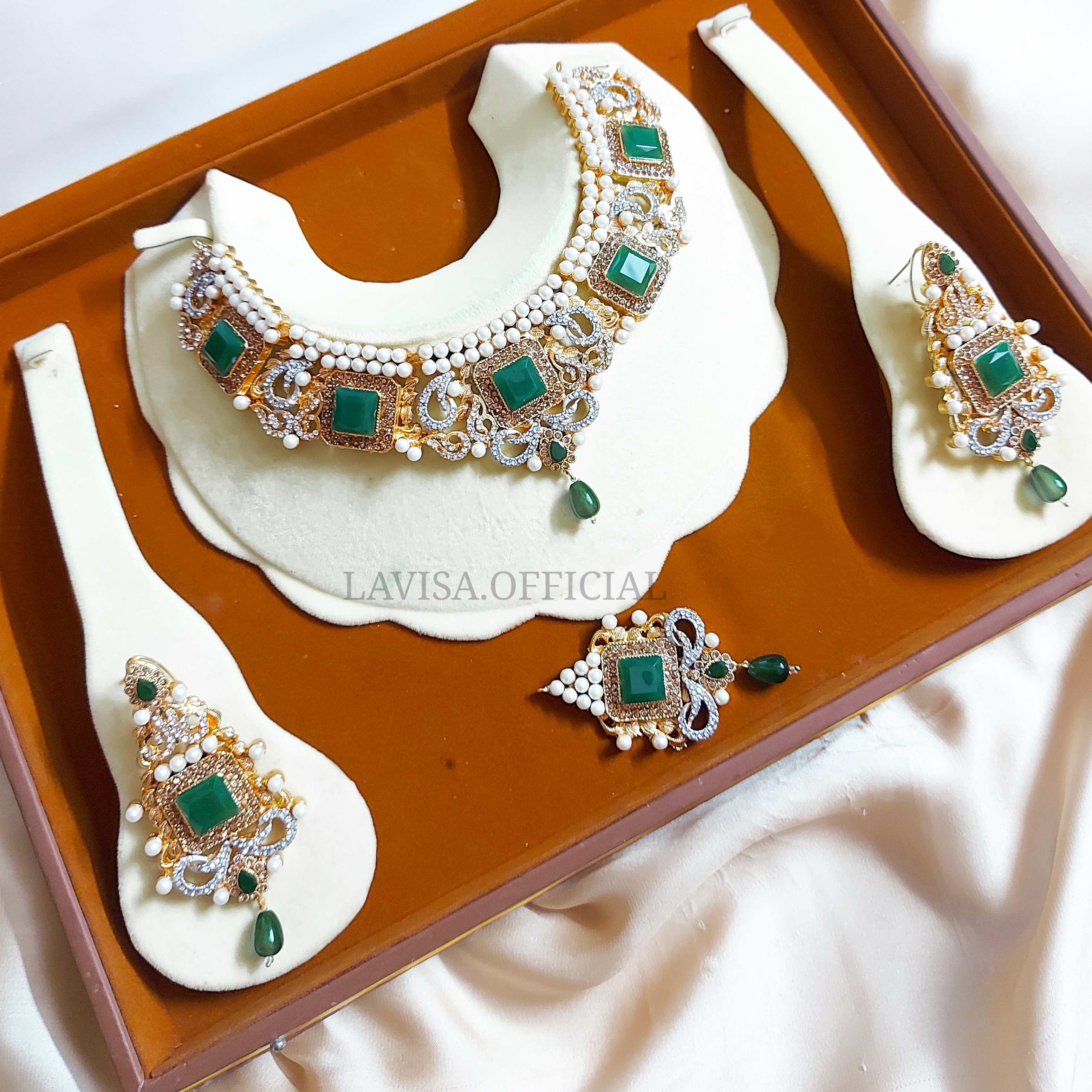 Traditional Jewelry Set