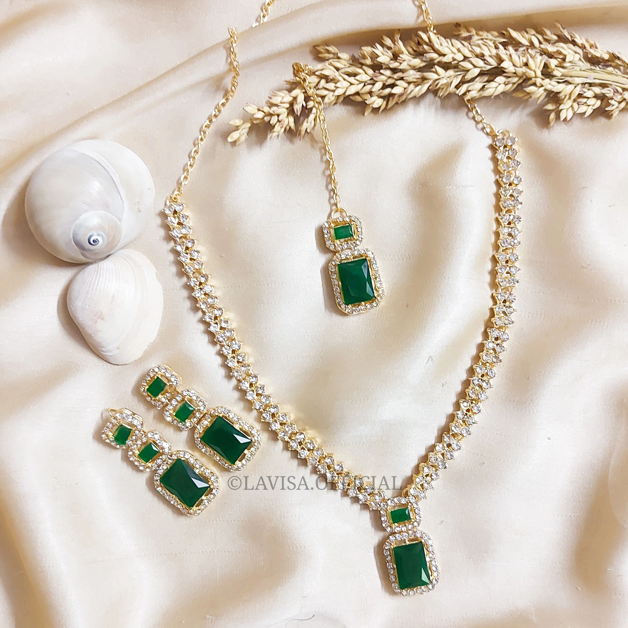 Emerald Jewelry Set