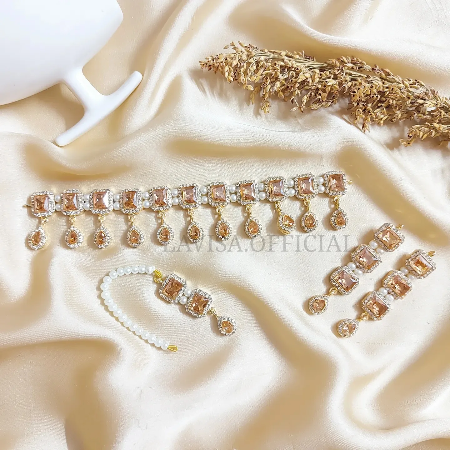 Elegant Choker Set