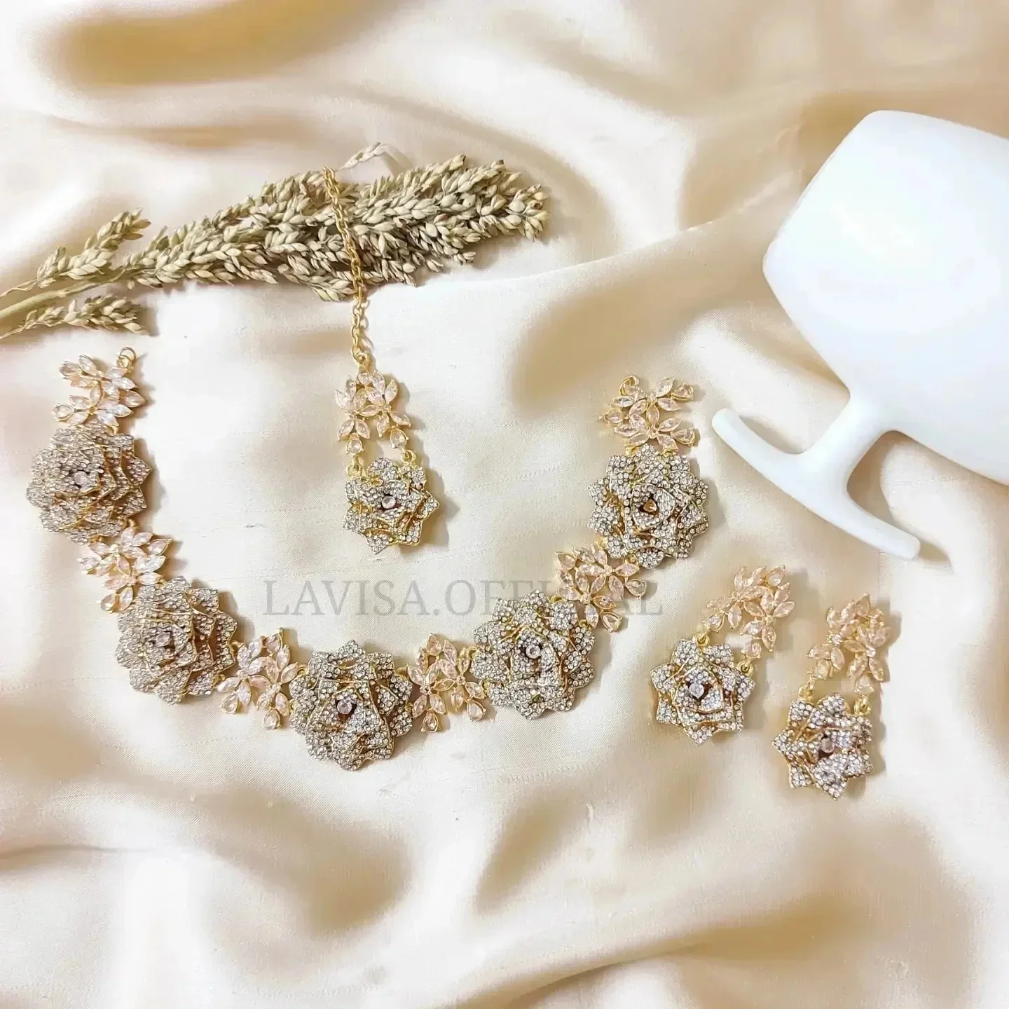 Elegant Gold Jewelry Set