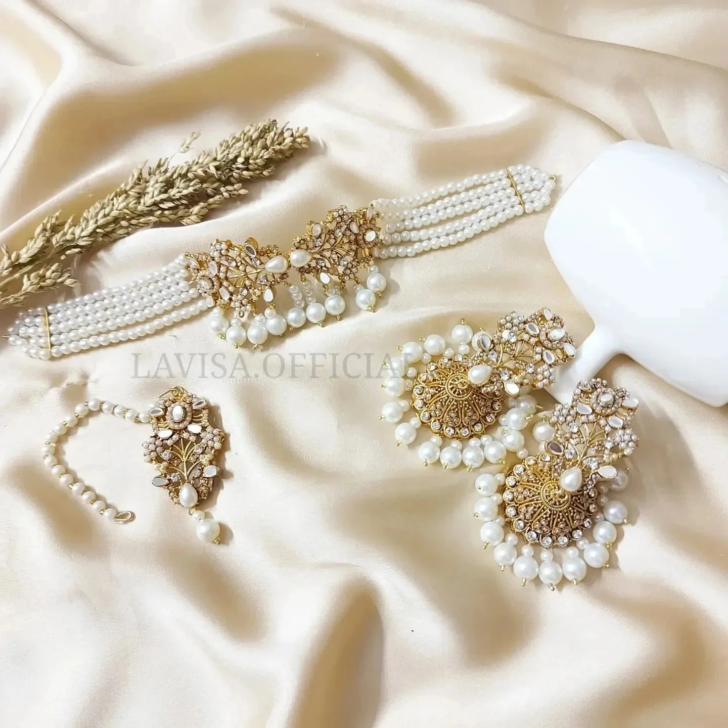 Traditional Choker Set