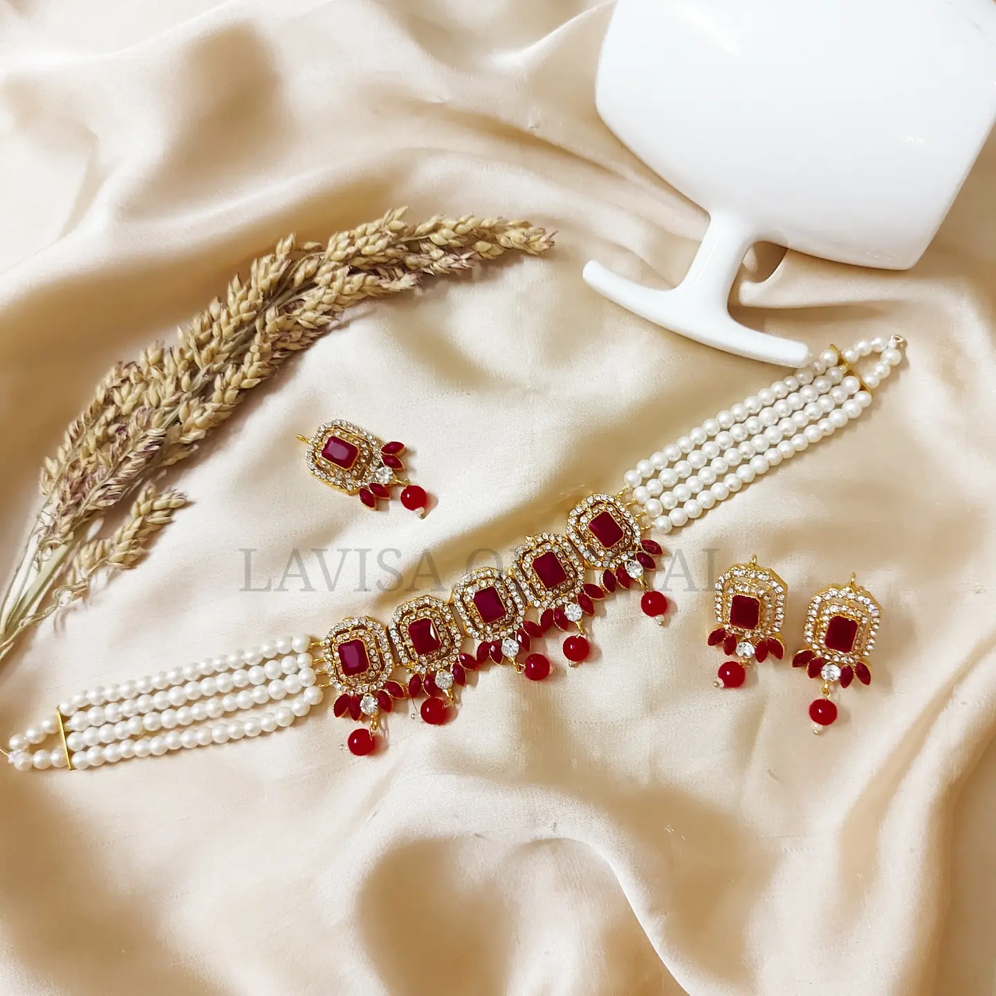 Centre Motive Choker Set