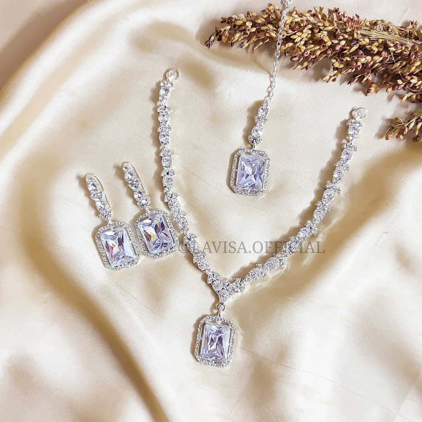 Zircon Necklace 