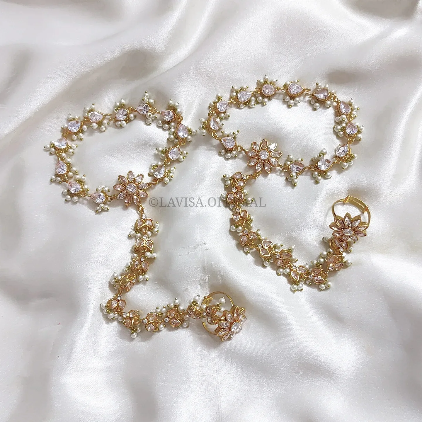 Pair of bracelets with fingering