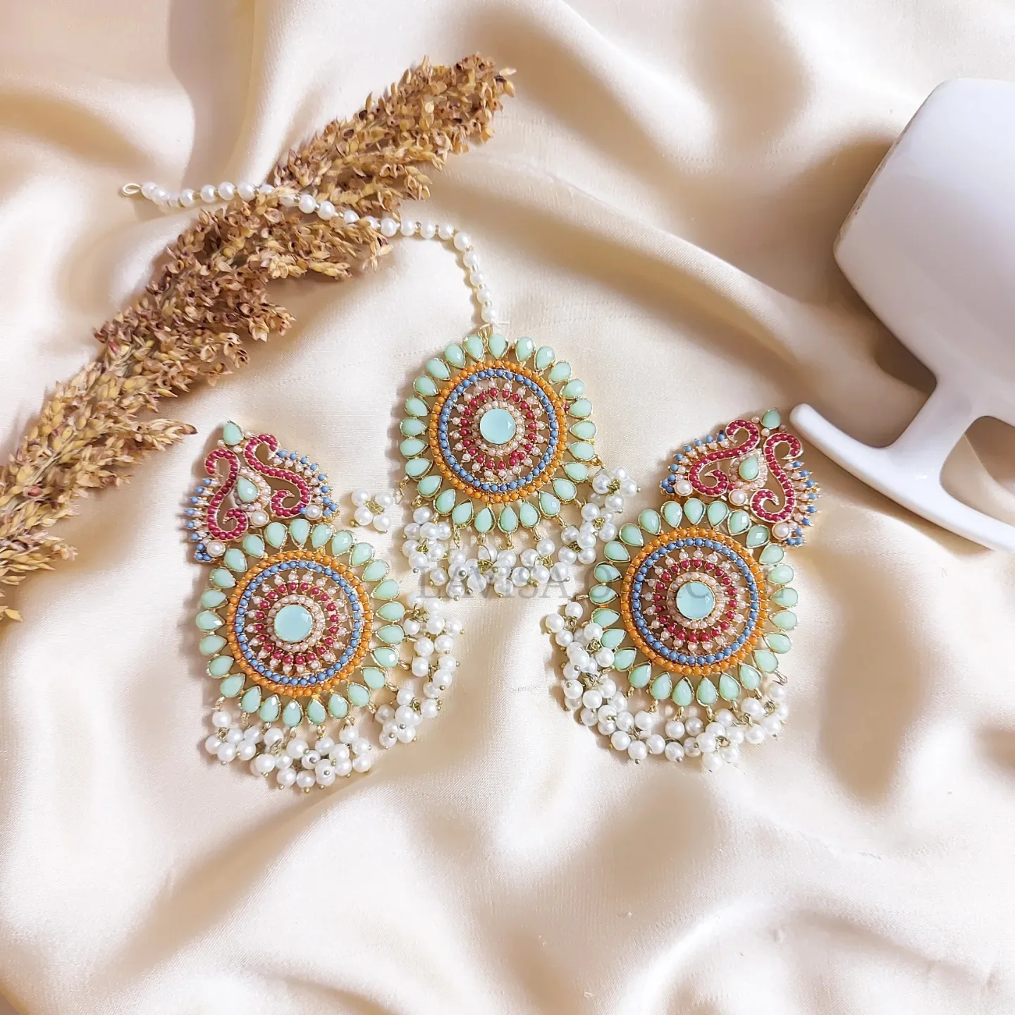 Pendulum Earrings & Tika