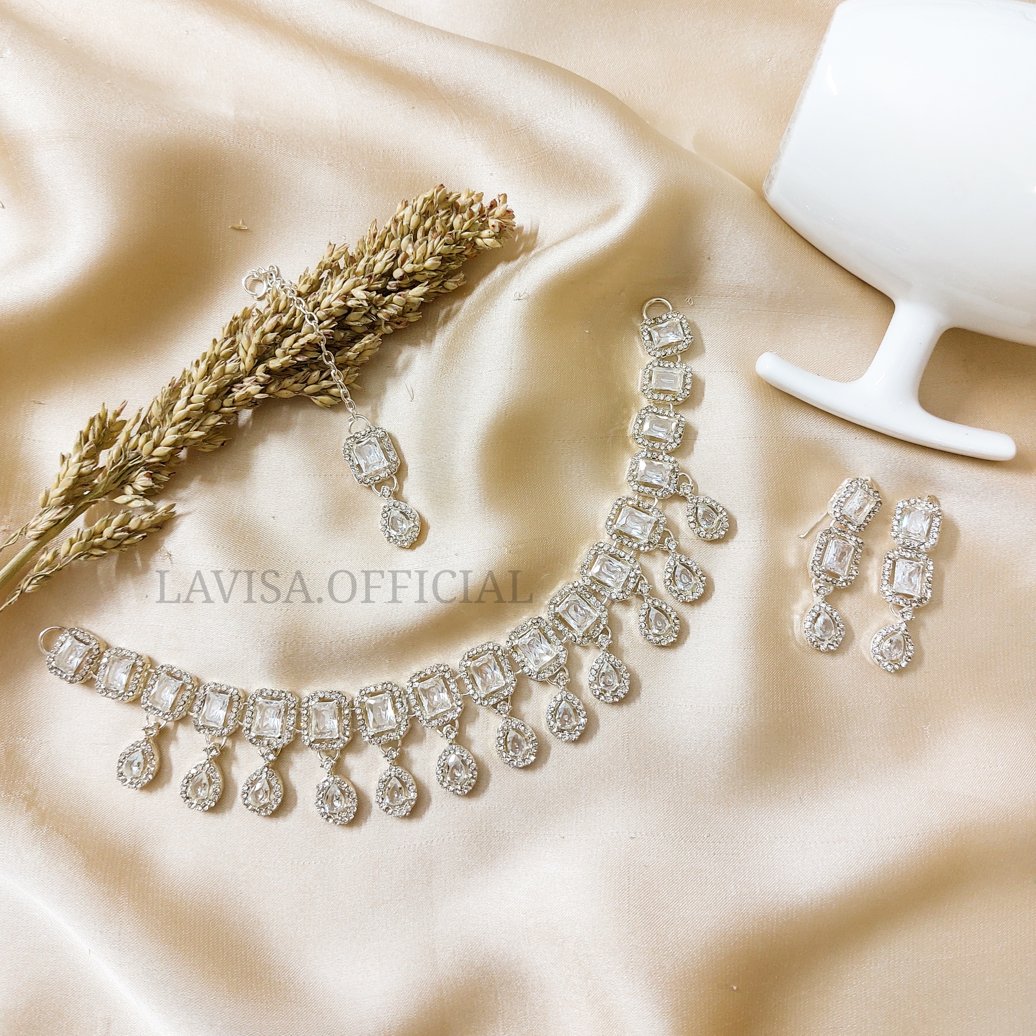 Elegant Choker Set