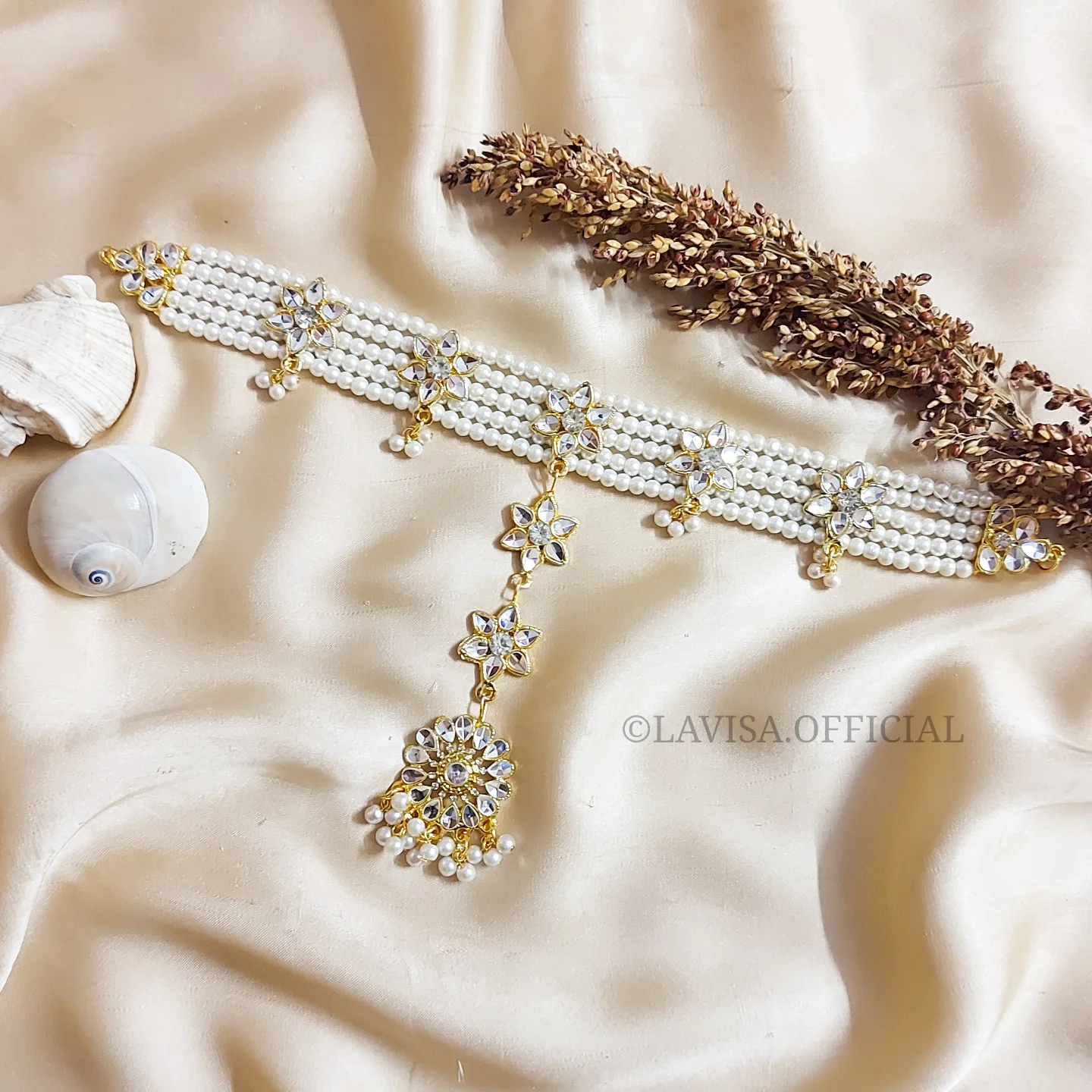 Elegant Pearl Mathapatti