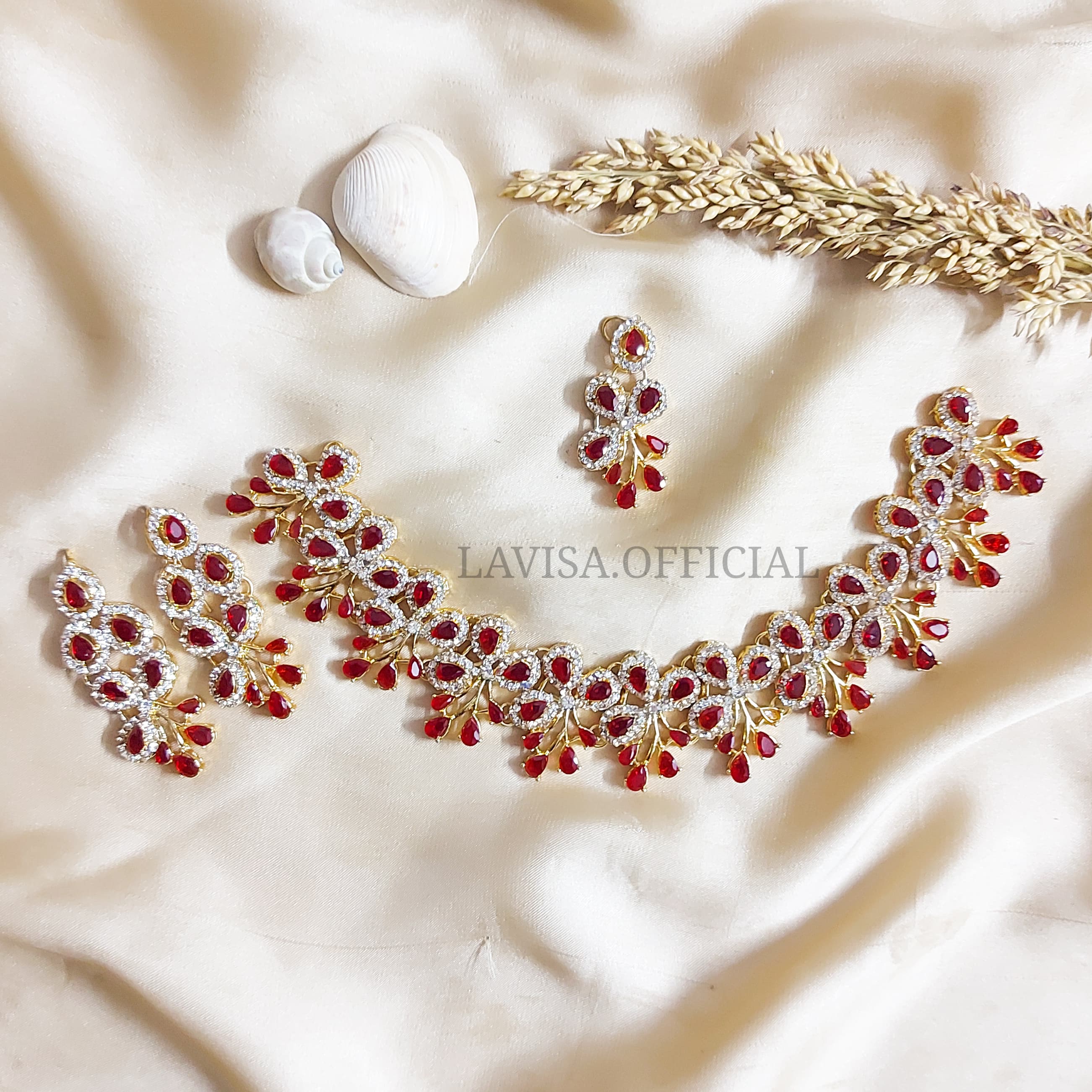 Elegant 3D Necklace Set