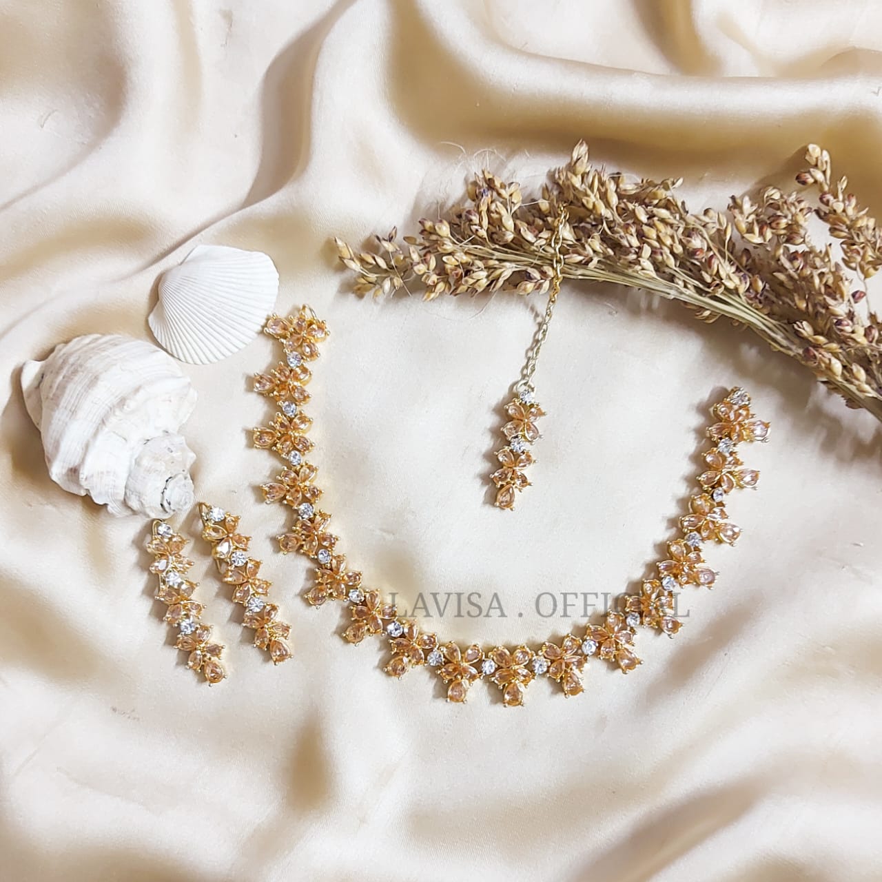 Sleek Zircon Necklace