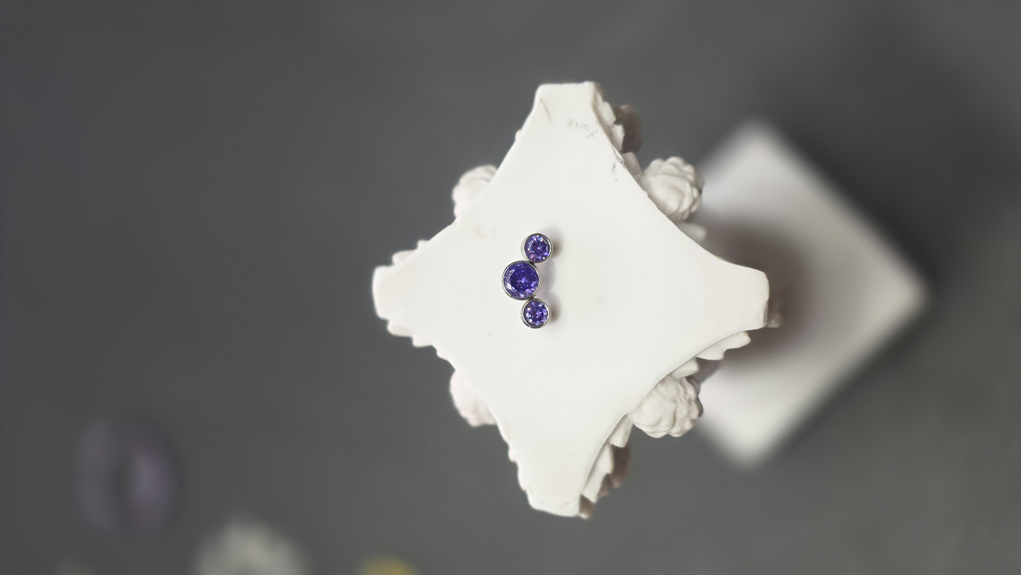 Top Moon Zirconia Morada Triple