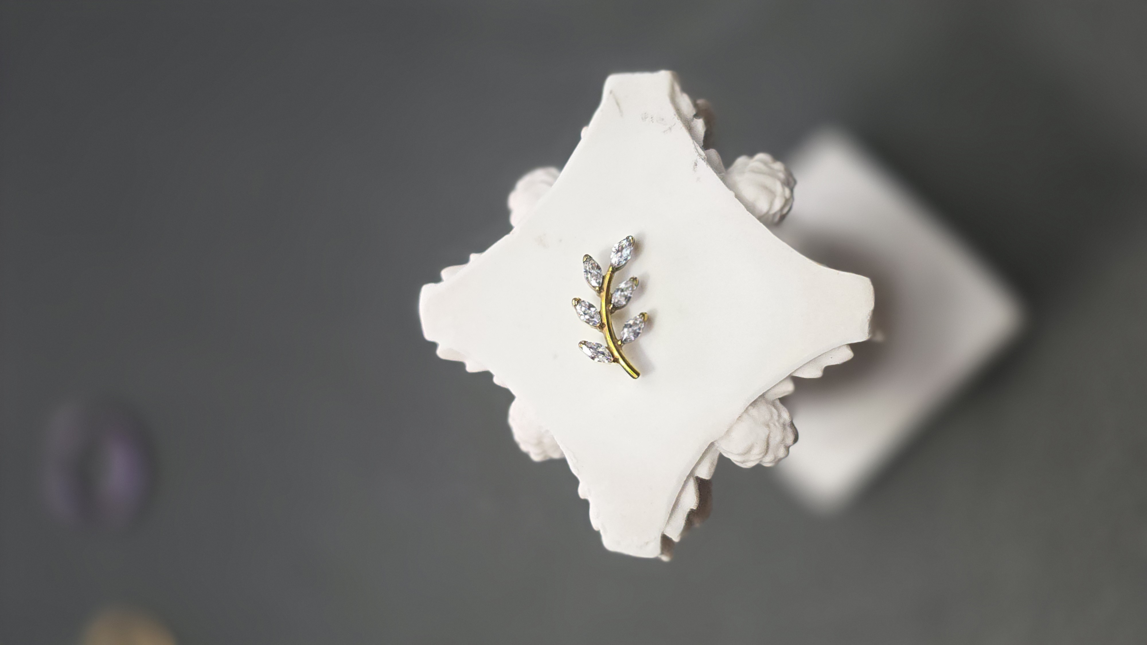 Top Moon Laurel Zirconia